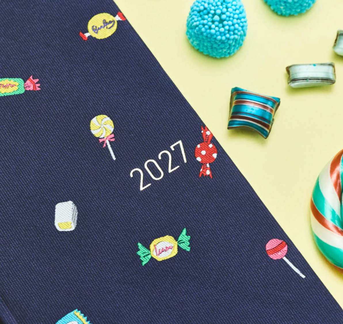 2027 Planner: Bow & Tie Candy Dream Weeks
